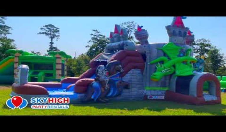 Knights & Dragons Castle Bouncer Combo w/ Wet or Dry Water Slide  - Video