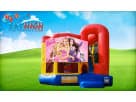 Renta de inflable 4in1 con marca Barbie en Austin, diseñado con múltiples zonas de juego para fiestas en San Marcos.