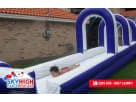 Tobogán acuático azul y blanco de 31 pies disponible para renta en Austin, perfecto para eventos en Round Rock.