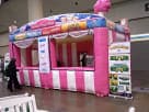 Carnival Treat Shop con 3 ventanas de servicio ideal para fiestas en Houston y Pearland.