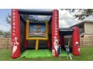 Renta de Football Challenge Inflatable Interactive en Austin, ideal para fiestas de temática deportiva en Cedar Park.