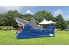 Tobogán acuático con tema de tiburón de 30 pies en Houston — renta ideal para fiestas en Kingwood con diversión refrescante.
