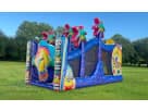 Minions obstacle course de 25ft en renta para Houston — ideal para fiestas con desafíos emocionantes y gráficos divertidos.