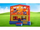 Renta de brincolín Nerf War 15x15 en Dallas — perfecto para fiestas en Fort Worth con gráficos de blaster e ideal para niños