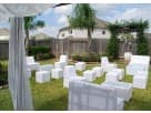 Juego de muebles lounge blanco para 8 personas disponible para renta en Houston — ideal para eventos en Kingwood.