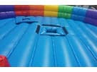 Renta de Mechanical Rainbow Shark inflable interactivo en Austin, ideal para competencias en fiestas de Leander.
