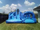 Tobogán acuático dual en renta en Dallas con carriles gemelos, perfecto para fiestas en Frisco con múltiples niños disfrutando