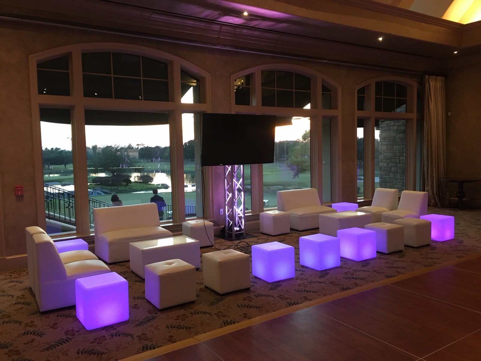 Wedding Lounge Furniture, Texas - Sky High 10